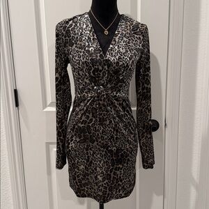 Love Riche Leopard Print knotted V-Neck Women's Mini Dress